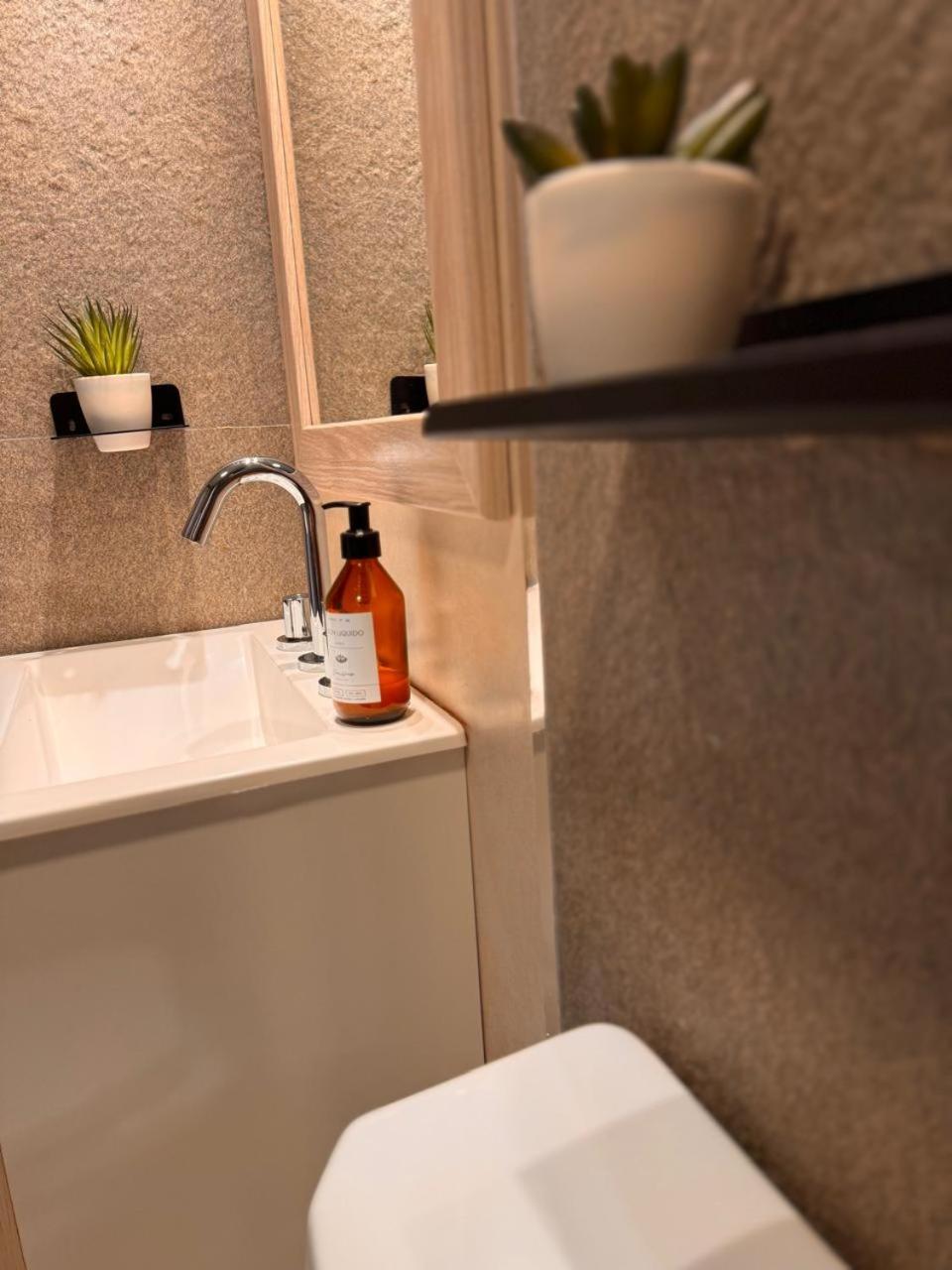 Bhiaparts-roca Apartment
